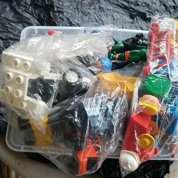 Mystery Box Bundle! Little toys - Picture 9 of 11